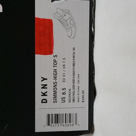 DKNY - Picture 5 of 10